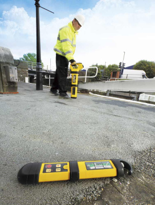 Комплект трассоискателя: приёмник vScanM с генератором 1 Вт.